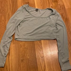 Long sleeve crop top